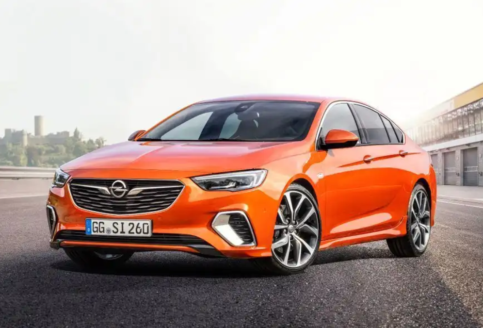 Opel Insignia – wersje silnikowe i historia modelu
